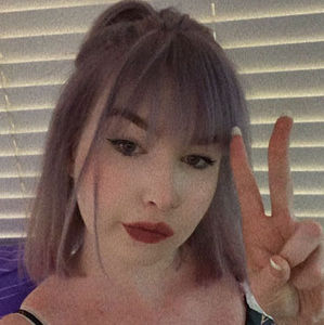 Meet your Posher, Simone